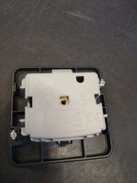 Вставка розетки SCHUKO з відкидною кришкою IP55 для зовнішнього прихованого монтажу сіра 16А/250В серія W.1 BERKER фото 6