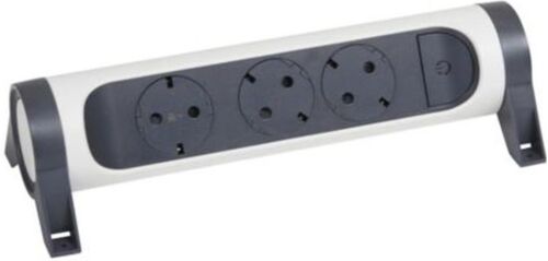 Удлинитель ПРЕМИУМ 3х2К+Заземление розетки 16 А, поворотный, без кабеля, цвет Белый/Черный Legrand 694543