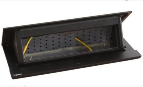 Выдвижной лючок для розеток на 8 модулей Черный пустой INCARA POP-UP Legrand 