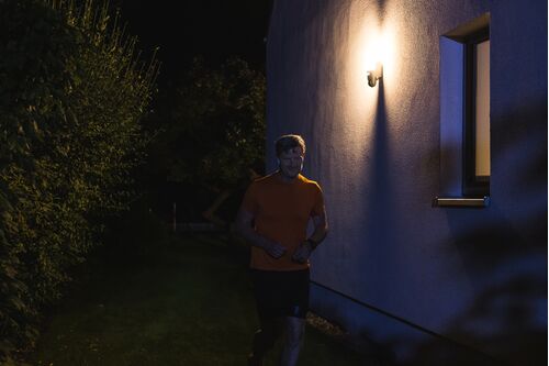 SMART+ Wifi Wall Camera Control 16 W DG IP44 Светильник с камерой, спикер, сигнализация и видеозапись LEDVANCE фото 2